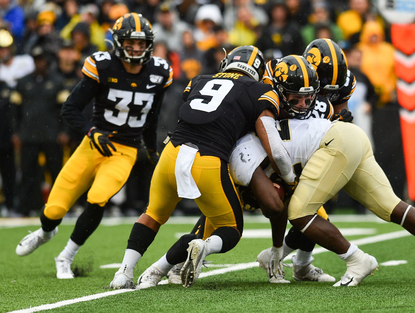 101919-qct-spt-purdue-ia-foot-055a.jpg